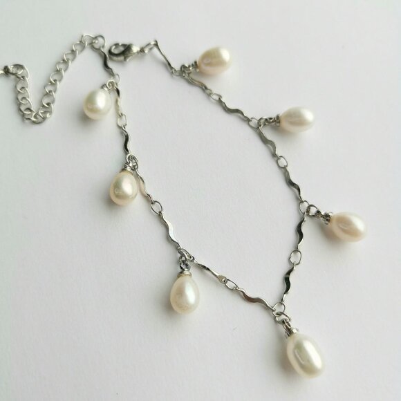 White freshwater pearl droplet bracelet - Picture 1 of 7